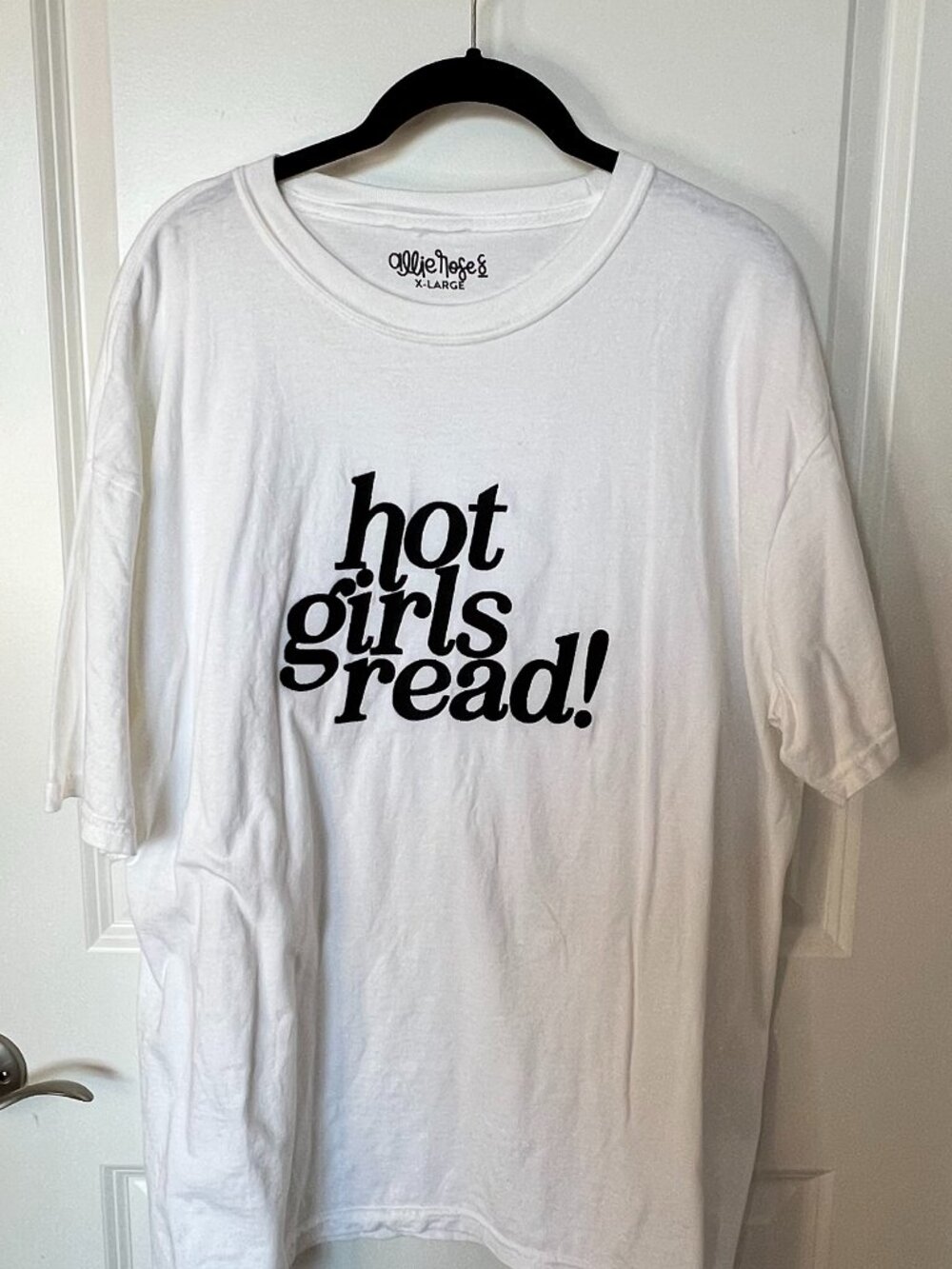 Embroidered Hot Girls Read Shirt Size XL, Allie Rose Co.